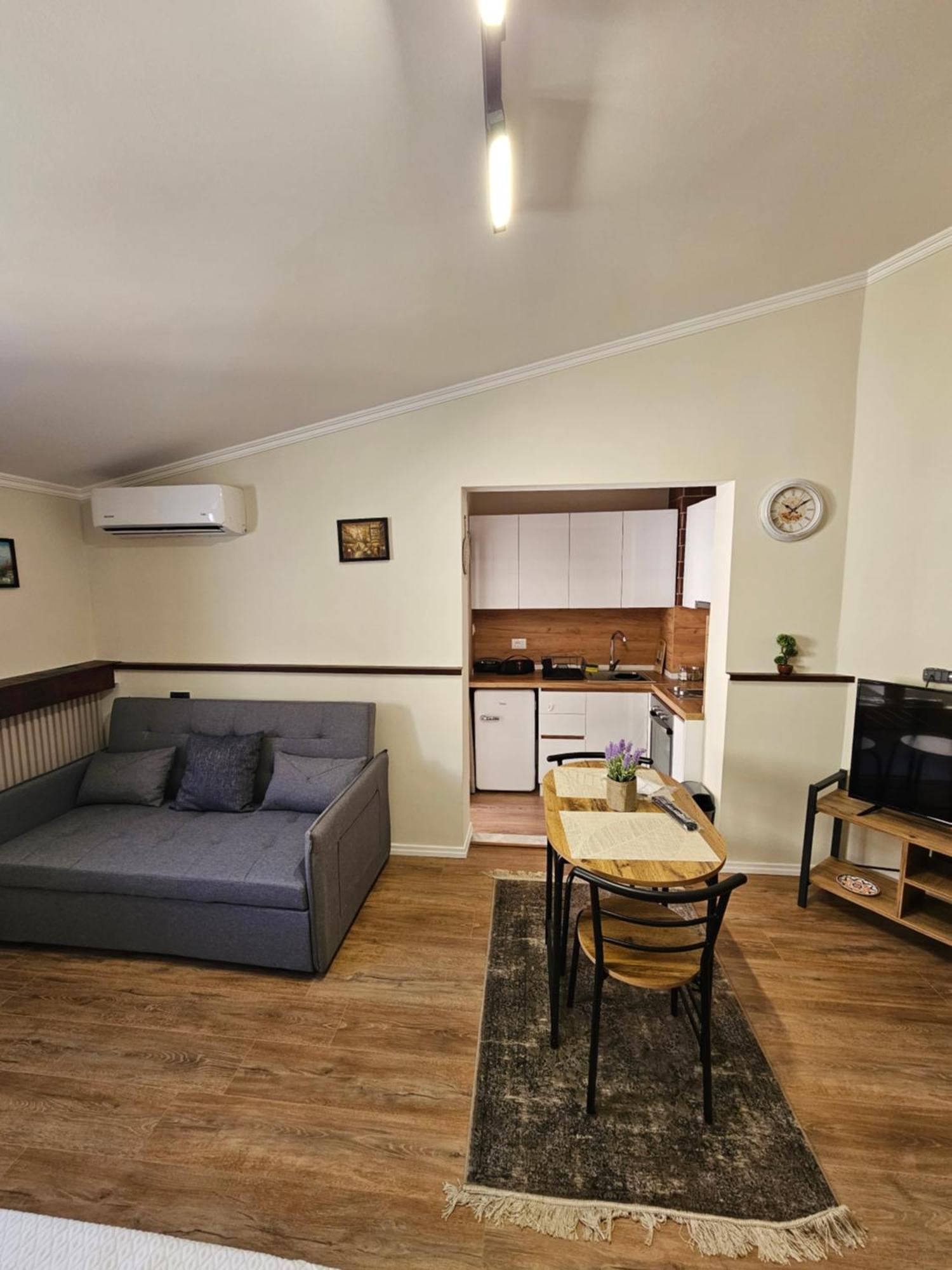 Vila Tafa Apartments 地拉那 外观 照片